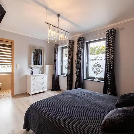 In With Indoor Pool & Near Waterfalls *
