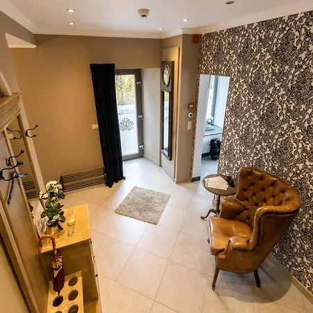 In With Indoor Pool & Near Waterfalls *