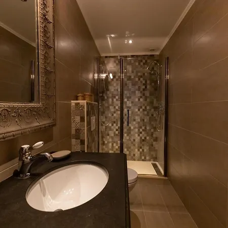 In With Indoor Pool & Near Waterfalls